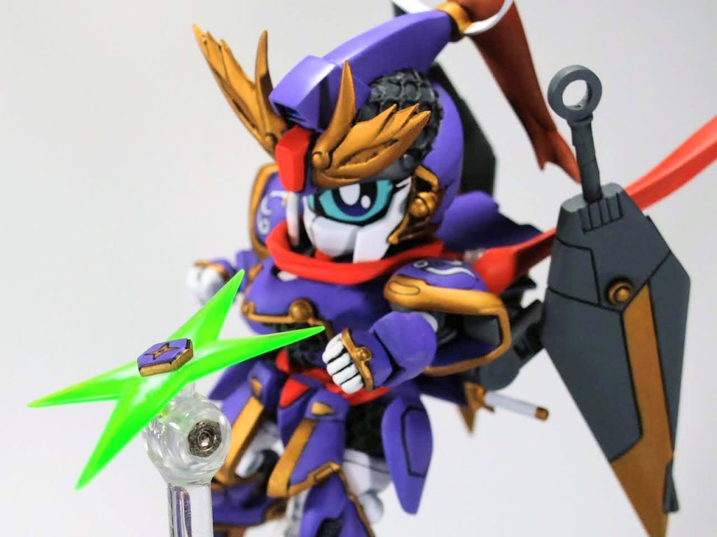 ビームシールド手裏剣は、ういにんぐふみなのクリアーパーツを接着&削り込みに、BB戦士F91のビームシールド基部を貼り付けています。