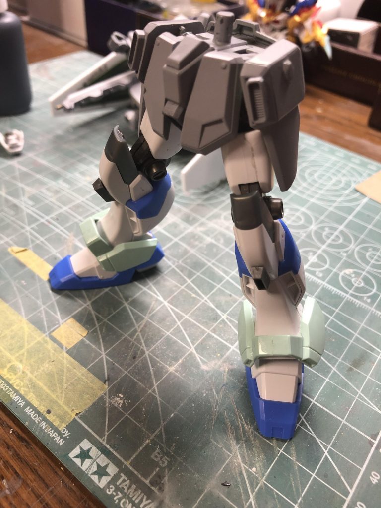 脚はHi-vガンダムの脚を使わせて頂きました