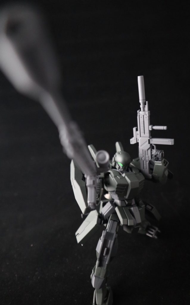 女隊長「日の出と共にアタシが一発ぶちかます、それが戦闘の合図だ。分かったか野郎共‼︎」
野郎共「アイアイサー‼︎」
中、遠距離担当。