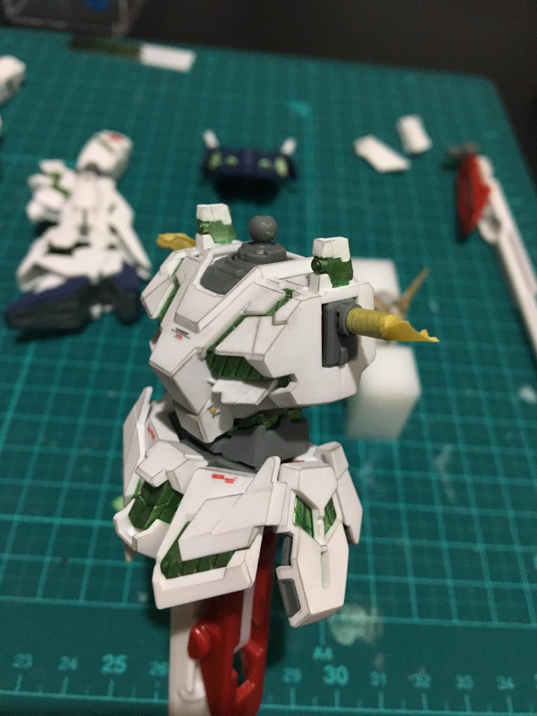 パステルでのシャドウ入れ。