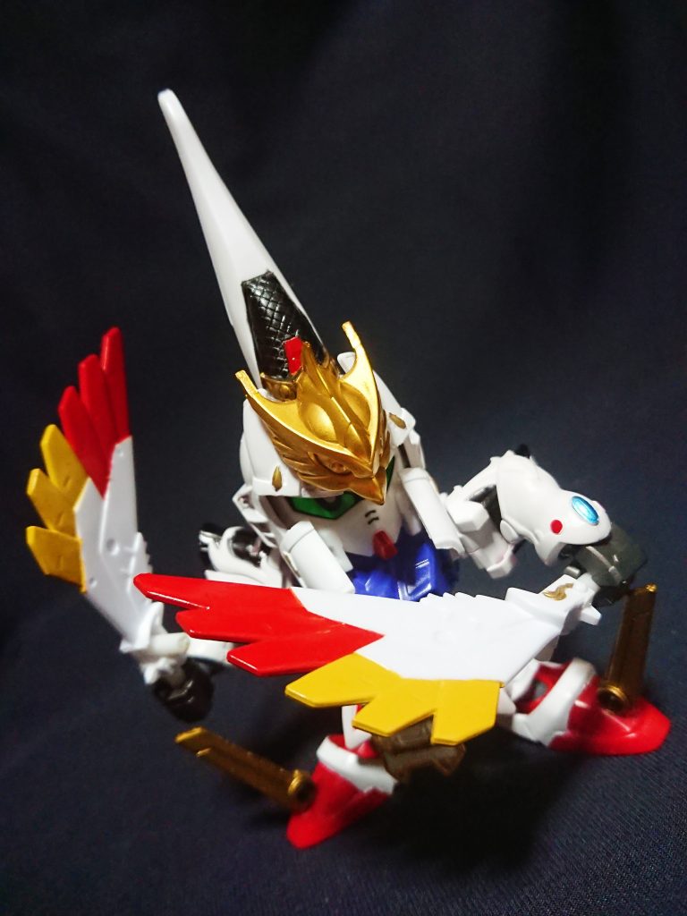 ヘブンズソードが演者のため特徴的な頭部形状に悩みました。
翼は2本の大剣になります。
四天王は魔星大将軍の三羅将から武器として一部パーツを使用していますが、特にヘブンズソードは羅将天国途の全体を使うことで頭部を再現できました。