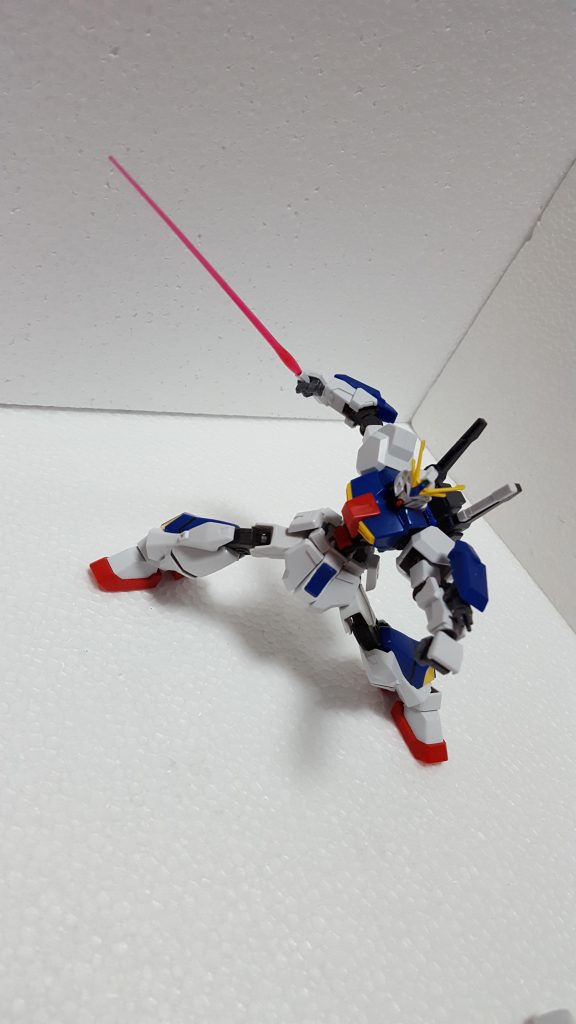 余剰パーツのガトリンをちょこっと改造して腕につけれるようにした物だ、設定にもガトリンは有るらしいから間違いでは無いなw