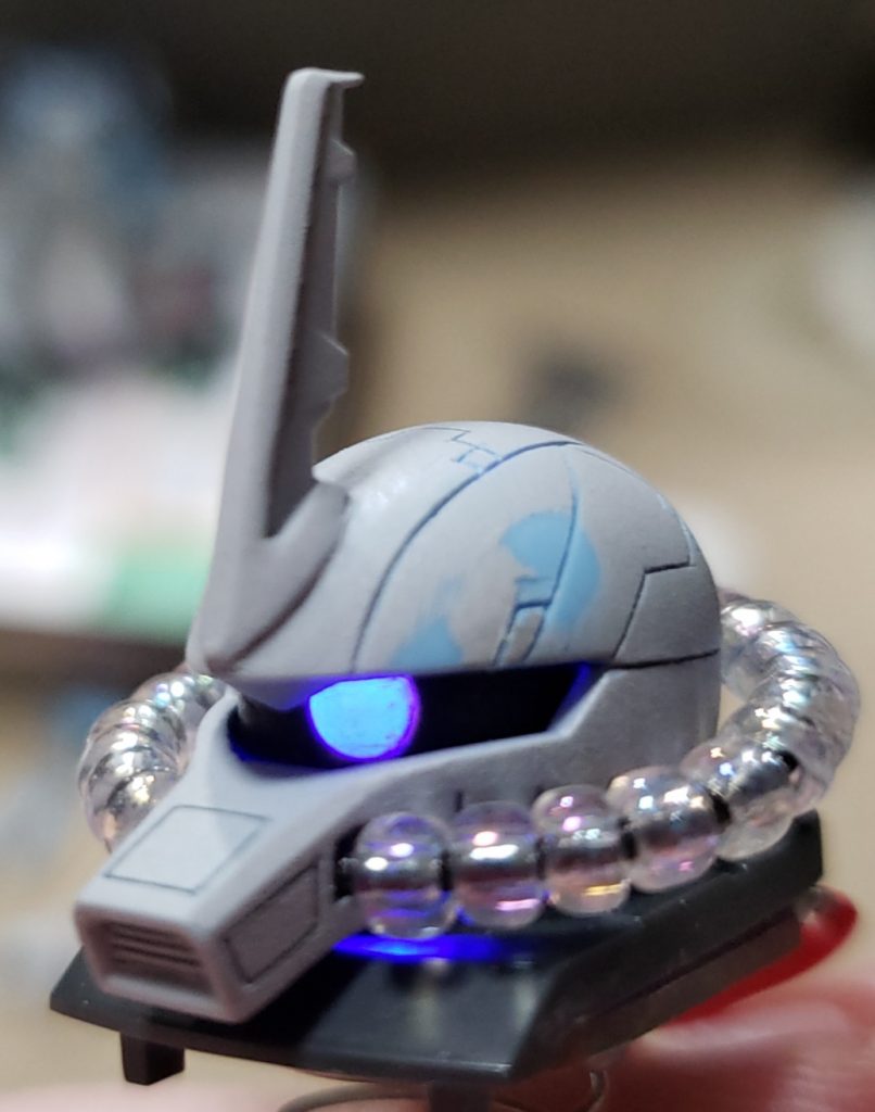 動力パイプは100円ショップのビーズを使いました。
LEDもつけました