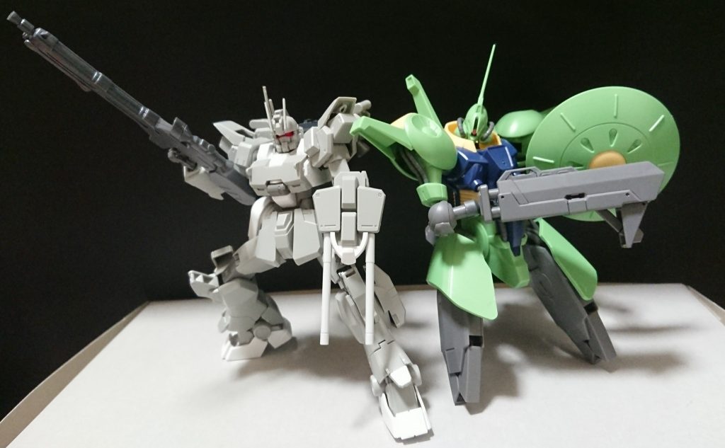 パラス・アテネ以外の(所有者不明の)機体が複数おりC:Doll部隊のエースが不信に思いながらも正体不明の連中に近づくが、大した反応を示さずただこちらに顔を向けているだけだった。
しかし話しかけた途端エース機が攻撃されそれが引き金となりC:Doll部隊は正体不明の連中と交戦。
B:Doll部隊に付いていた3機を覗く全て(11機)のC:Dollが撃破された。
(写真に写ってる機体は正体不明な敵勢力のリーダー的存在だと思われる)
後にB:Doll部隊も敵勢力と交戦するのだが戦闘の途中でパラス・アテネが現れ敵勢力に味方した。
その為B:Doll部隊は劣勢となり機体は着々と撃破されていってたが部隊長機が動き出した事で戦況が覆り敵勢力をほとんど撃破した。
残る敵勢力はパラス・アテネを含め3機だけとなった所で1機を囮にしてパラス・アテネらは何とかその場から遠退く事に成功した。
2機はエリアを淡々と移動している内に宇宙へ出たのだが、その先で改修されてるガンダム試作1号機?に出会いパラス・アテネが攻撃した事により交戦する事となる。
ゼフィランサスが自分達の動きを先読みして待ち構えているようだったからだ。
結果2体1でも返り討ちに遭いパラス・アテネも同行していた機体も粉微塵となった。