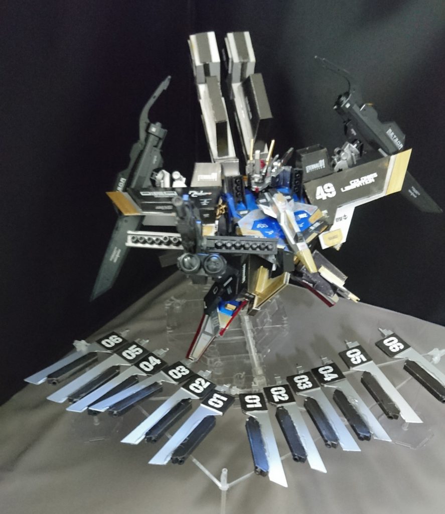 武装5 フェザードラグーン
腰部に付いている合計12個のドラグーンです。これもほぼ100%プラ板で作りました(。・ω・。)