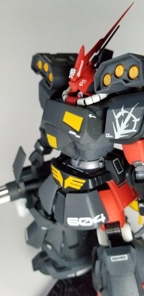 バストショット。
アンテナの造形はかなりこだわりました。
クロスボーンガンダムの髑髏をアクセントに付けてみました。