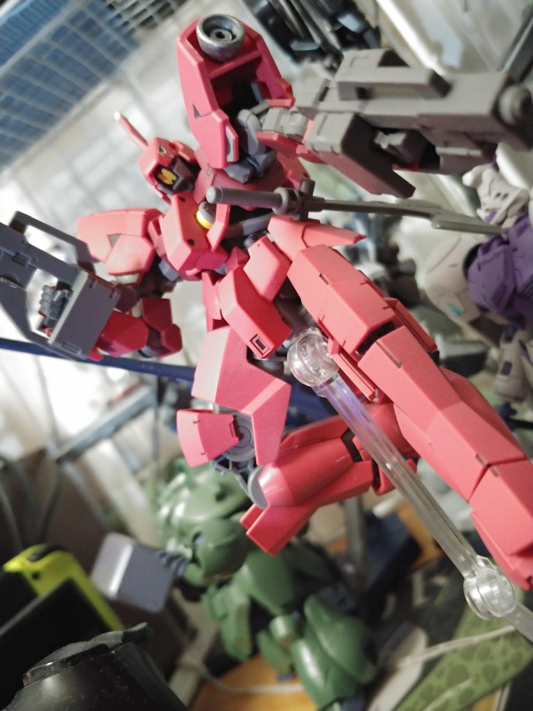 後ろに色々見えてますが、ポーズありで