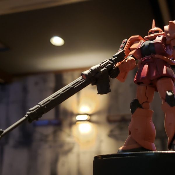 ガシャプラ シャア専用ザクII