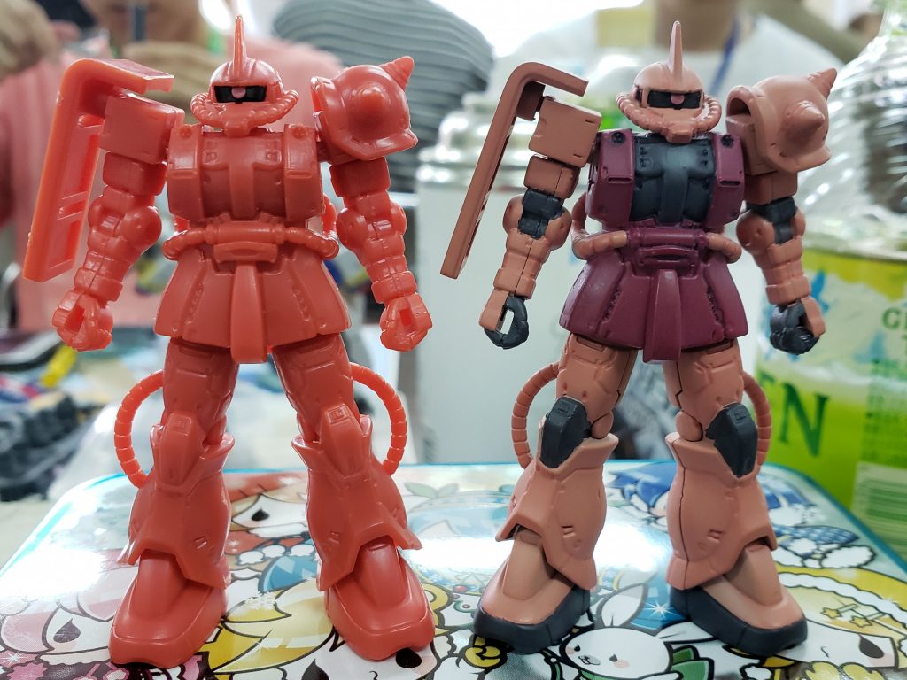 ガシャプラ シャア専用ザクII–2枚目/制作者：玖辺澪