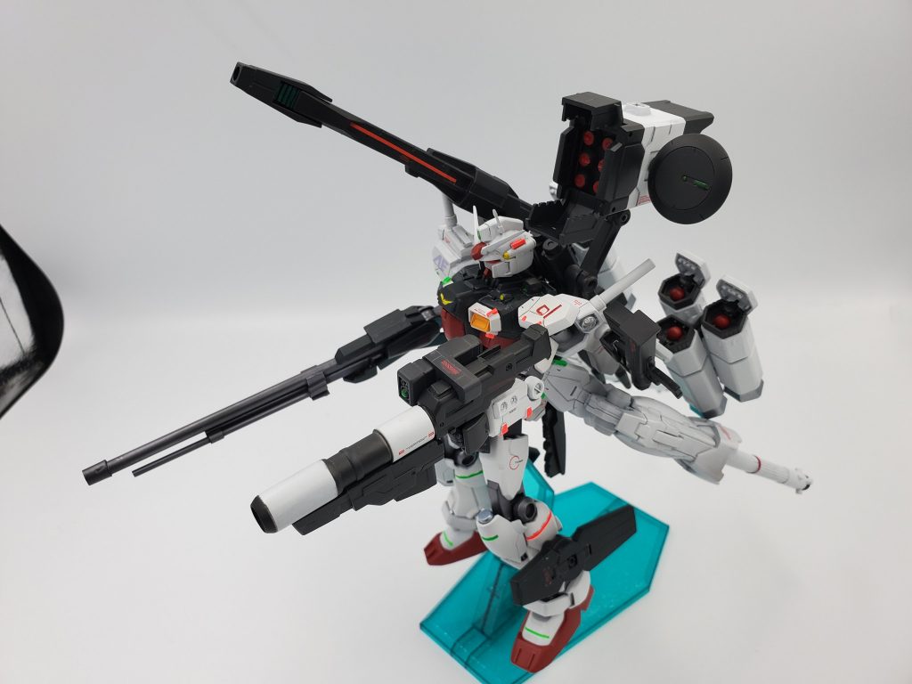 シルエット的にデンドロビウムを意識しました