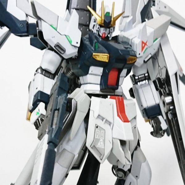 Hi-νガンダムブレイブ