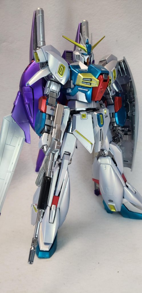 当初、マフティ搭乗機として完成させるつもりでしたが、結局何も変わらん普通の配色になってしまいました。