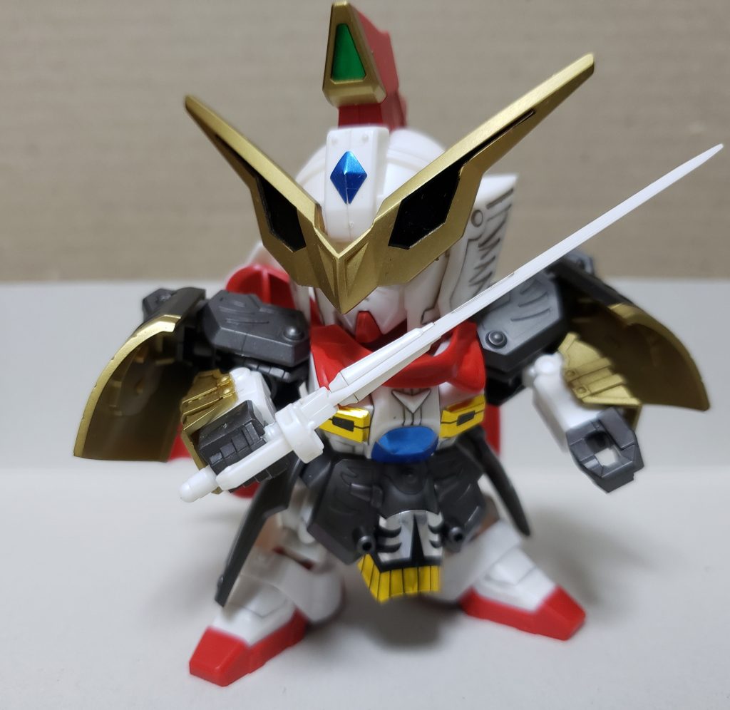 バイザーを下げると戦闘形態になります。