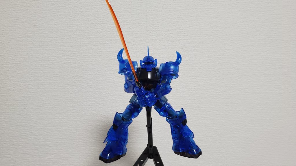 こちらも説明書に載っていたポーズ。ロッドよりサーベルが好きです。
クリア、スケルトンって響きいいですよねー!ゲームボーイカラーは残り物のクリアパープルでしたが、友人達からは羨ましがられました。