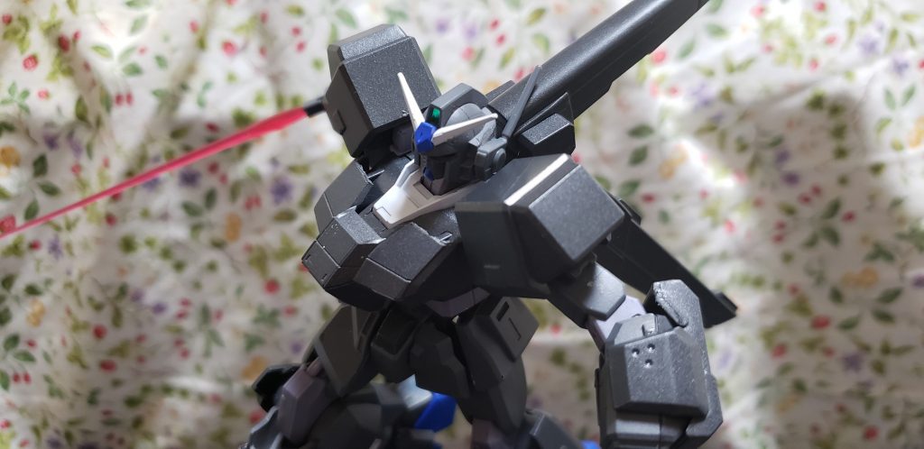 サーベルを抜刀して。