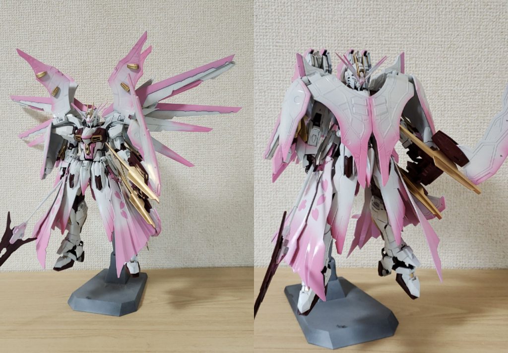 前面
肩部にデスサイズヘルのクロークを移植して桜の蕾開花を意識してます