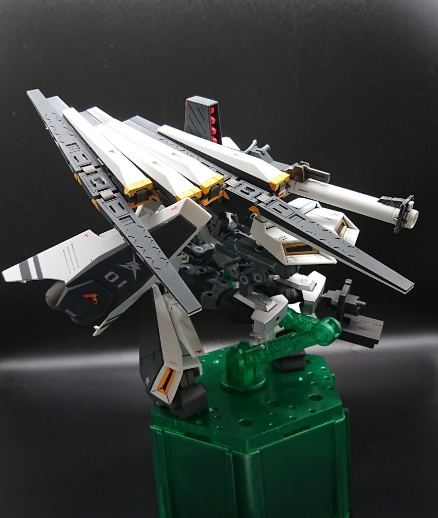 【パワーローダー 後】
ファンネル装備はかなり重たいです。