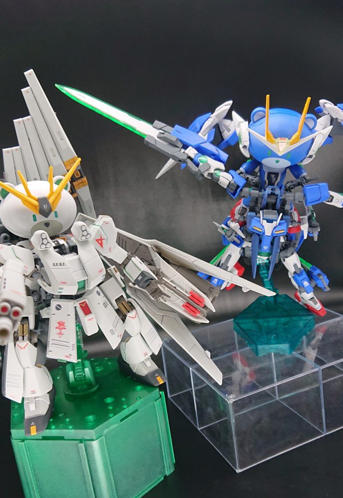 最後は前作のν(ニュー)ッガイとのツーショットで。
以上、プチッガイ&SD&HGミキシング作品第２段、「OO(ダブルオー)ッガイ セブンソード/G＋オーライザー」でした✨
νガンダムHWSと違ってスリムなダブルオーですがいかがでしょうか？
ちなみにマシンライダーはあと3台あるので、次回も予告どおりプチッガイ×SDやります(о´∀`о)
最後までご覧頂き、ありがとうございます。
皆様の感想お待ちしていますm(__)m

次回を待て！٩( ᐛ )وｵｰ！