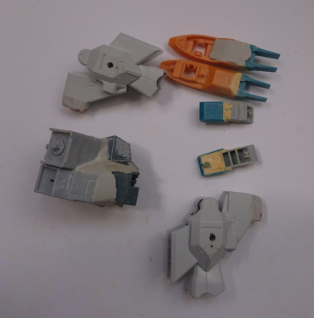 製作工程はすみません。
恥ずかしくてこれしか撮ってませんすみません。
とりあえず色々なやつをくっ付けてパデで隙間を無くしました