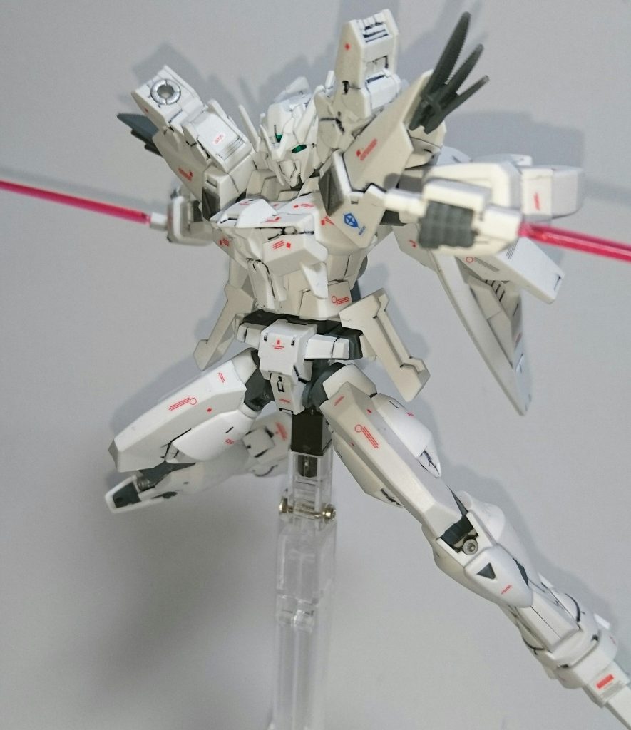 ## ビームサーベル
他の小野Dの機体っぽくポージング（したつもり）
時期的にパイロットはウルフでは無いですが・・