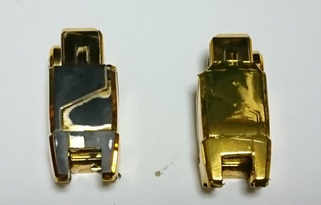 下地まで削って(1200程度)ハセガワの物を貼りました。左が前で右が施工後です。