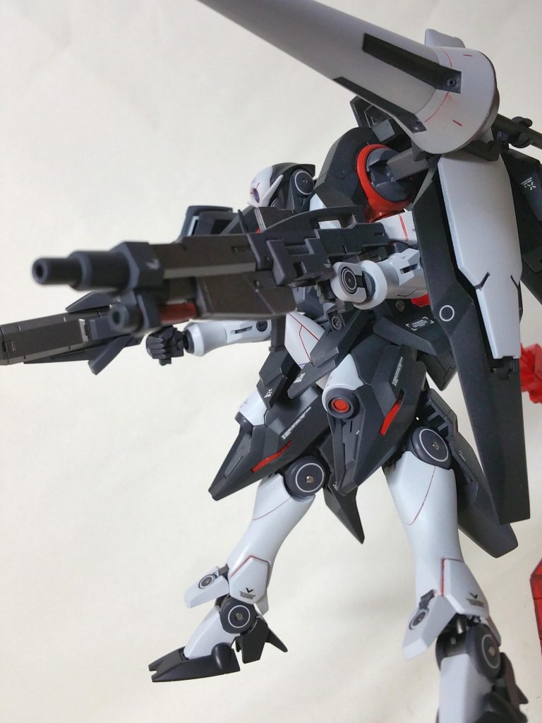 肩のランスも合わせて一斉射撃的な!