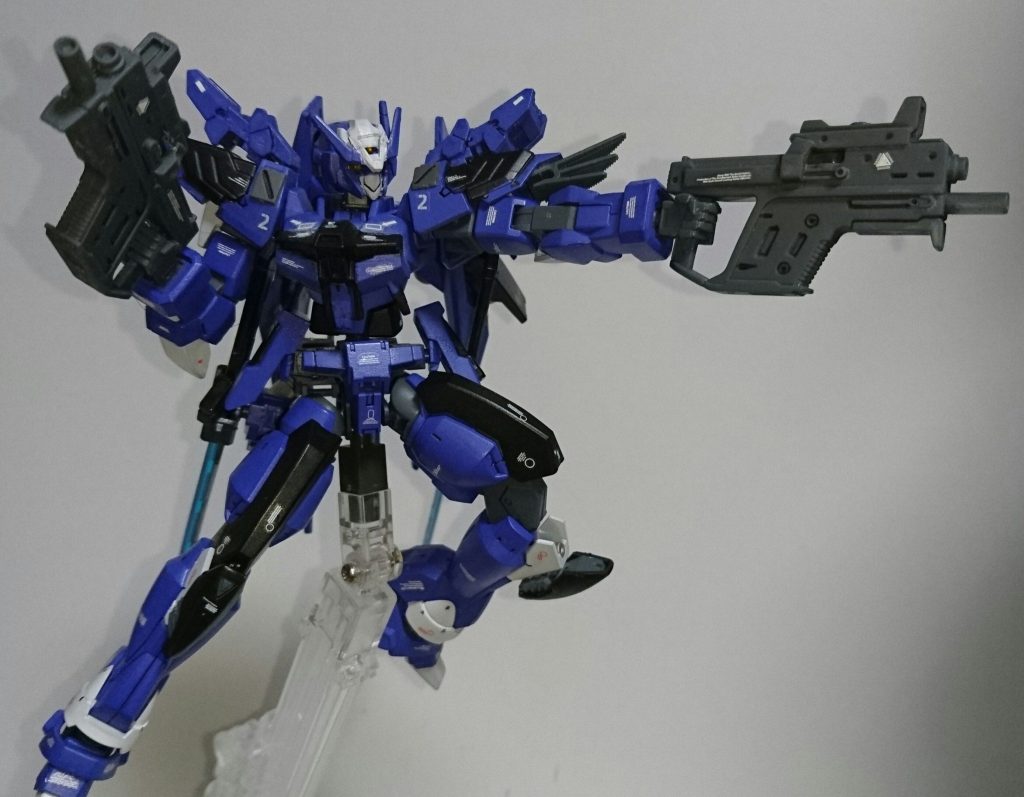 ## ・突撃砲
本機の唯一の携行火器。
近接戦闘が主体なのであくまで牽制用。1号機とは形状が異なります。