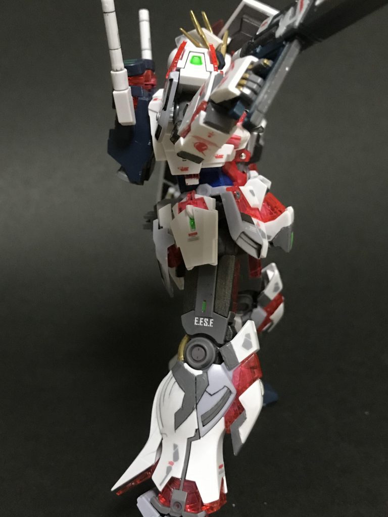 指の関節、太もものシャフト等細部も塗装。