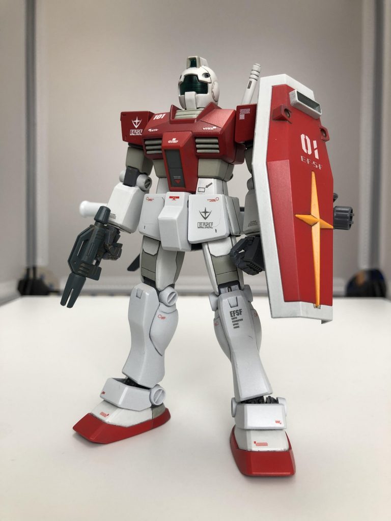 正面

下半身を思いに任せて改造しました。膝がどうしても気に入らなかったので、ジム改の膝を移植しています。