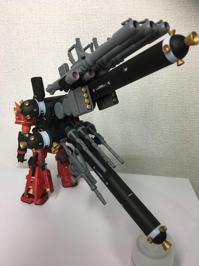 後ろ姿です。マスキングで塗り分けてみました。