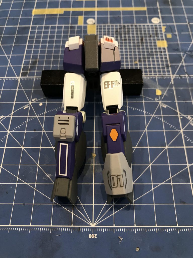 腰部付近
レッドウォーリア
膝当てやレガースを追加。