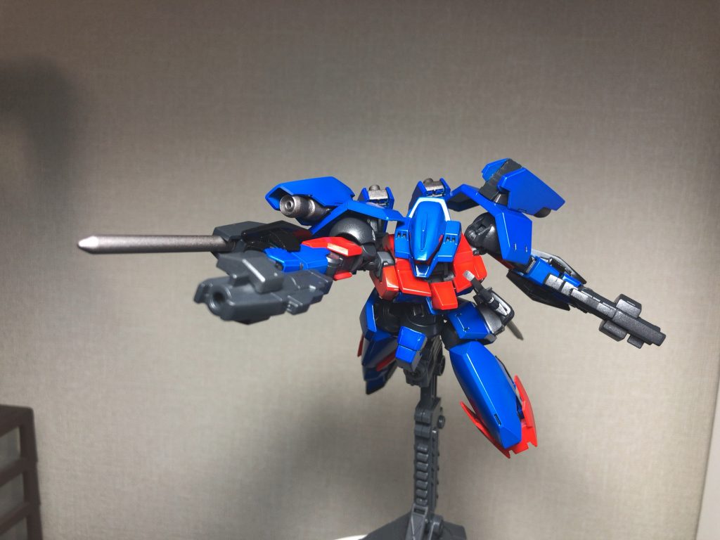 強い相手には、パイルバンカーで確実にコックピットを潰しにかかります（＾ω＾）。

懐に入らせてくれるか分かりませんが…(-.-;)y-~~~