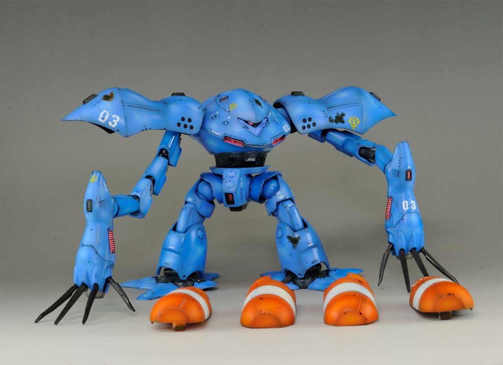 水陸両用MSらしい、人型から大きく外れたフォルムが特徴的ですね。