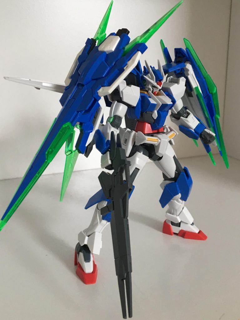 右肩にフルセイバーユニットを搭載。主要武器はGNソード系にしようとしたが諸事情によりダブルオースカイのビームライフルに妥協…ではなく方向転換ですw