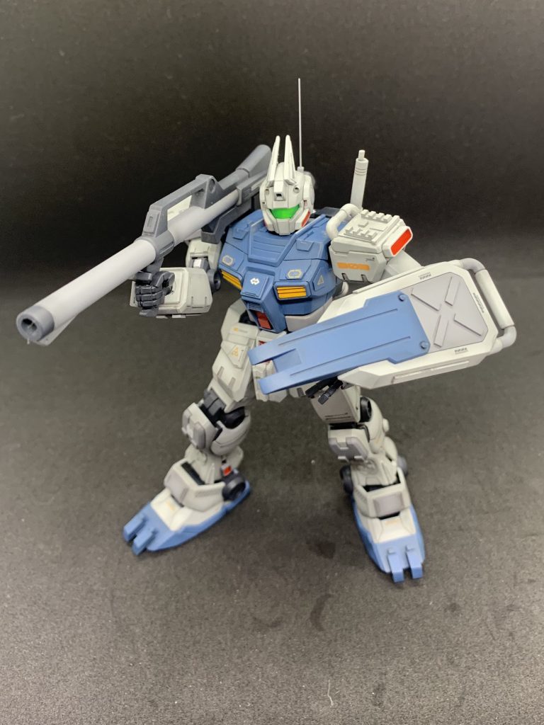 シールドが陸ガン系なのはただの趣味です。
バズーカはキットのまま。