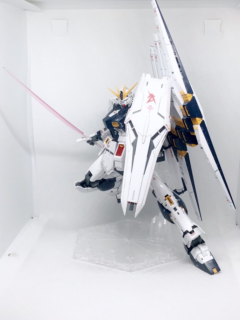 ビームサーベル抜刀。