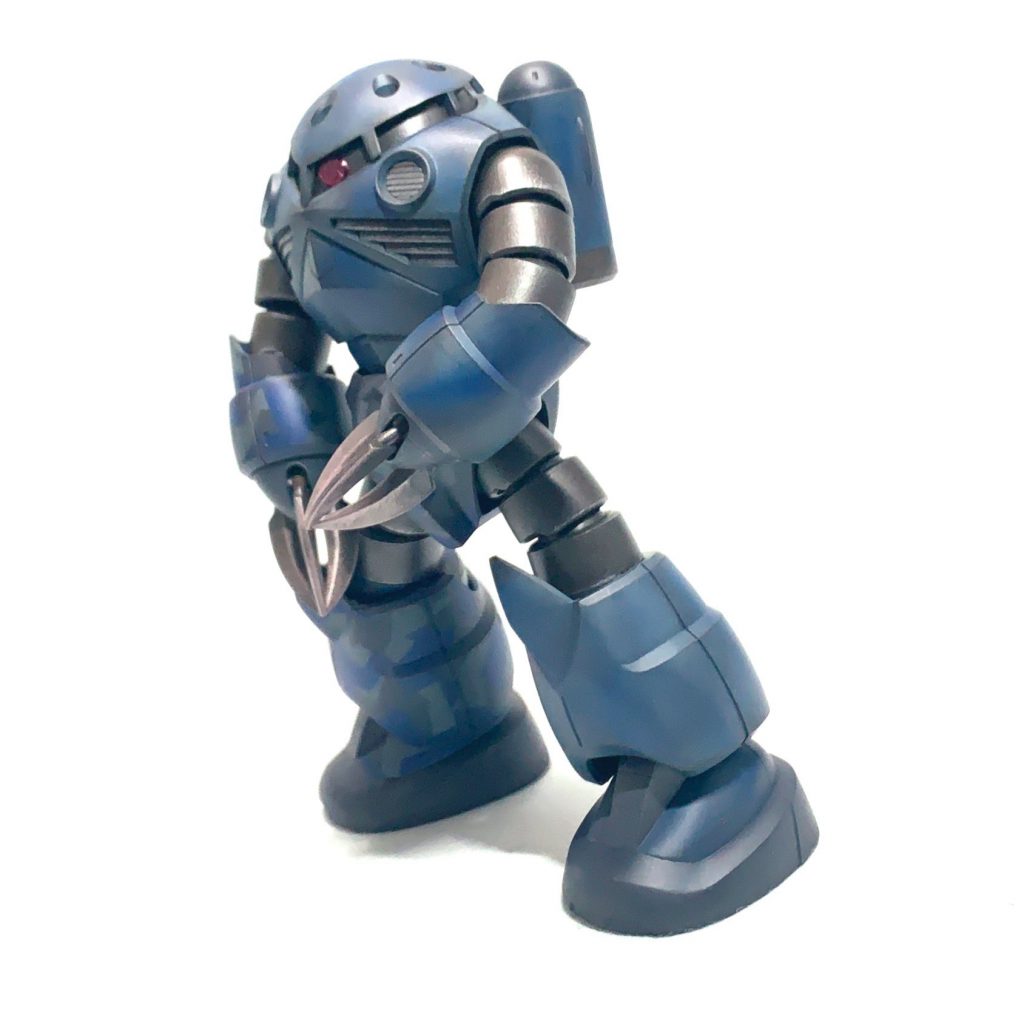 左半身と胸部頭部にぼかし風迷彩