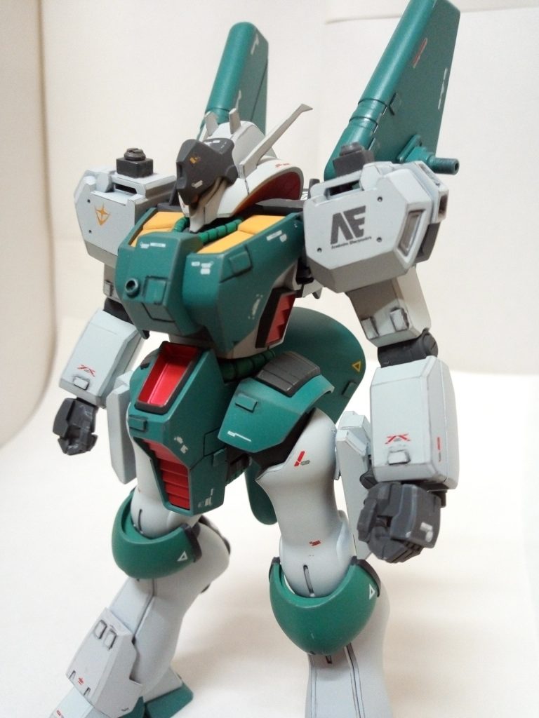 肩のハードポイントは両方使う事が出来ます。
何も付けてない場合はなんかボルトみたいなの適当にハメこんでカッコつけてます(^o^)