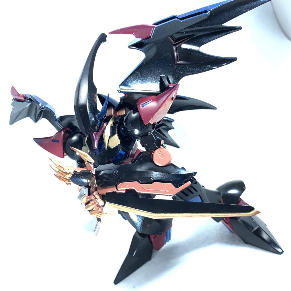 腕のブレードはスクラッチしました