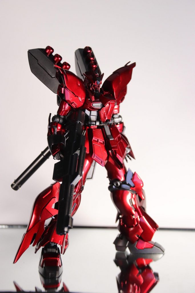 シャアの反乱の起こらない
世界線になる為
サザビーの代わりにνガンダムを
シャア専用機に改修