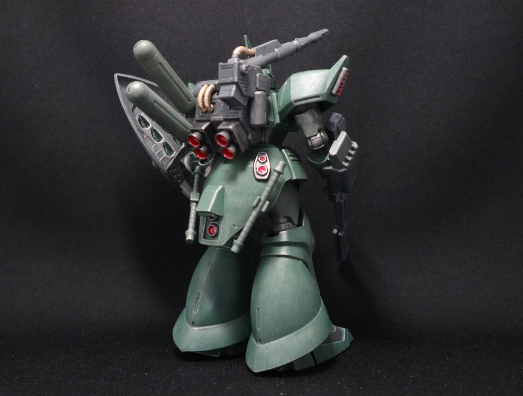 バックショット。バックパックはゲルググキャノンをベースにプロペラントタンクを増設。