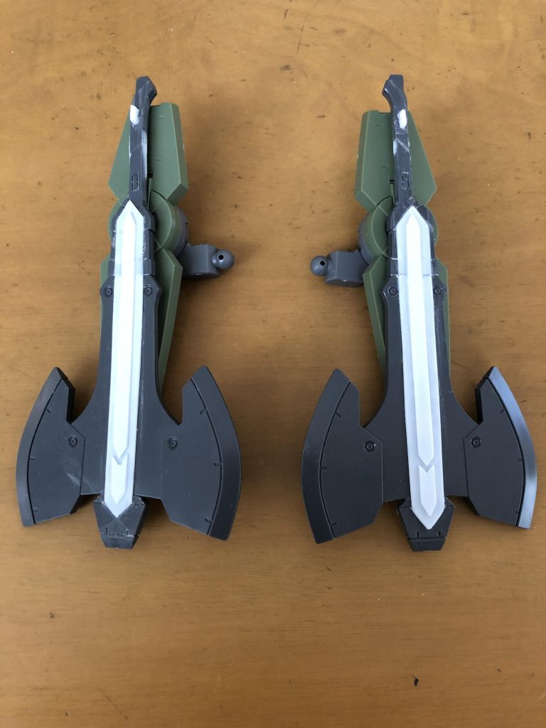 画像の通りアックスは2個イチで
部分スクラッチ、今回のミキシングは
正確にはMGグレイズ➕ＨＧアイン✖️2
のミキシングです