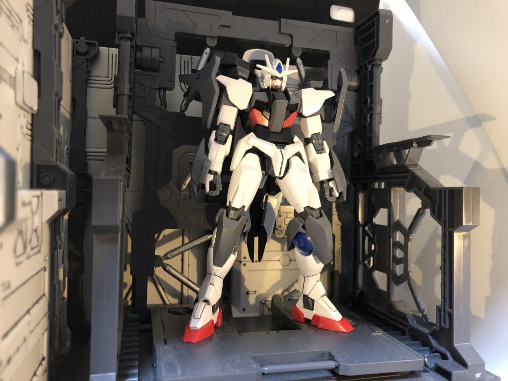 格納庫にて
整備士
「ようやくお披露目だな!」
カインズ
「これで俺も戦える」
整備士
「よーしよしよし。それなら行って取り戻してこい俺たちの故郷をな」