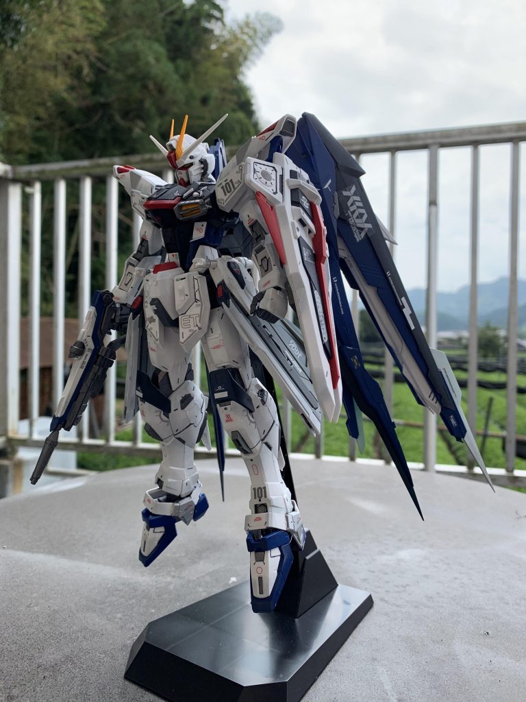 より白を基調にしたかったので白い部分を追加しました。
外で撮ると自然光で綺麗に見えますね♪