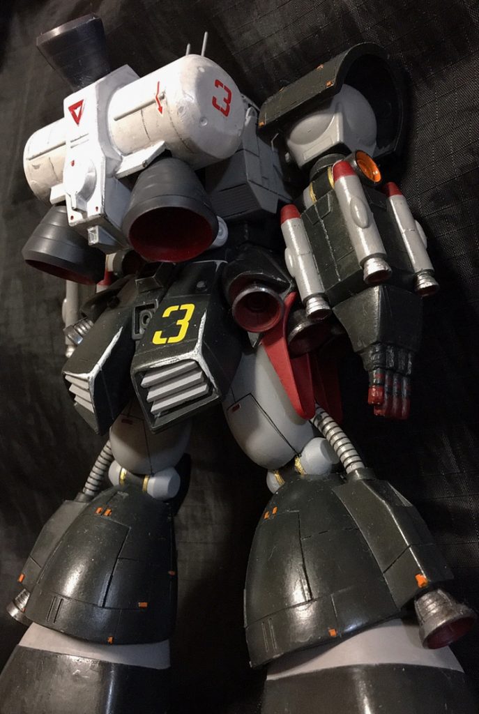 太ももとふくらはぎでスジ彫りの練習。
曲線は難しいけどいろいろ想像して形になるのは楽しいですね。