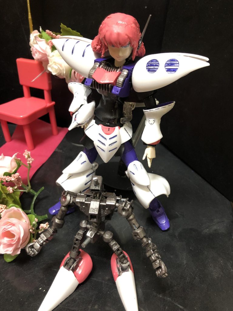 ozy「内なる小宇宙(コスモ)を燃焼させる事で様々な必殺技を放つ事が出来るのだ。」
必殺技
「コロニー・インパクト」 
 敵の頭上にスペースコロニーが落下。
「ロイヤルローズ・ギャラクシー」
辺り一帯に広がっていく薔薇から一斉にビーム射撃。
 「うろたえるな!俗物共がっ!!」
カリスマ性で吹き飛ばされる。
ハマーン様「ここに来ての聖闘士◯矢ネタは無理があるのではないか?」