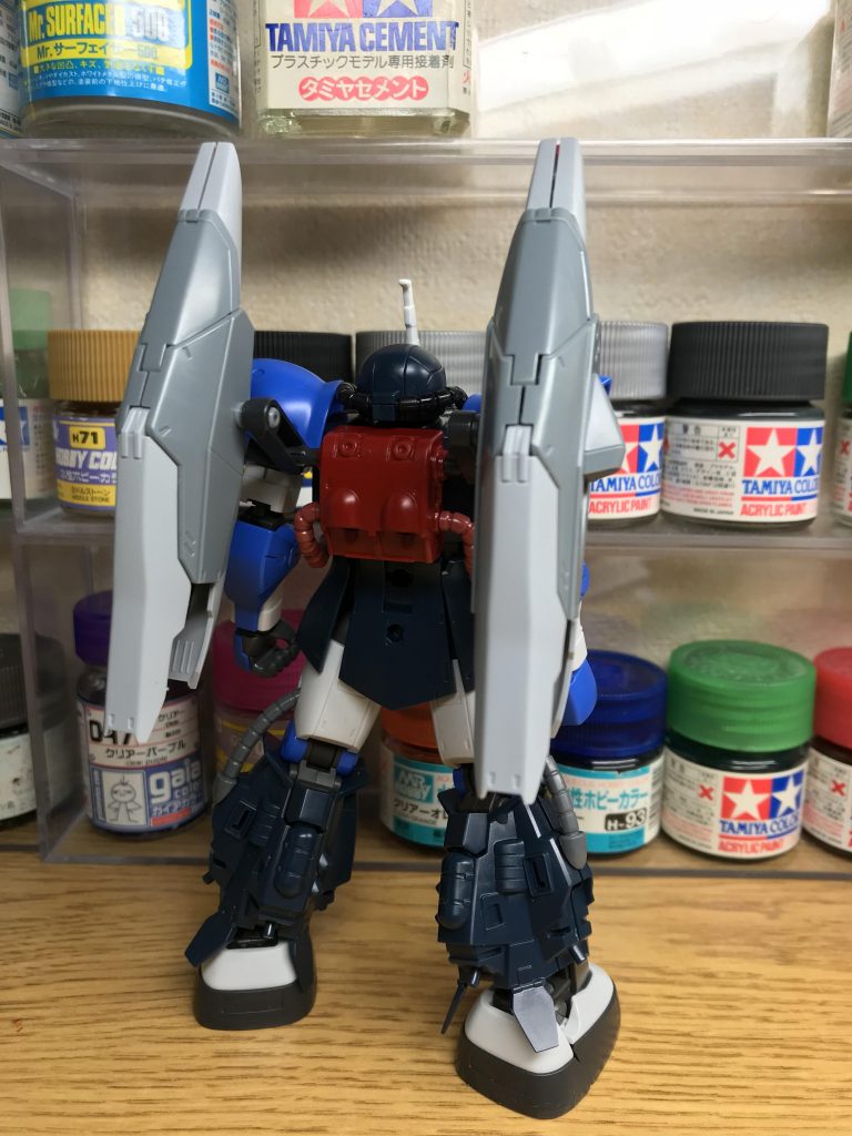 試作機
最初はブレイズザクファントムのファイヤビーをつけようと思ってたのですが、イマイチしっくりこずボツに笑
この時点ではアクトの肩と腕を使う予定でした。