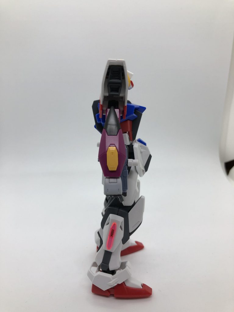 改造したのが腰だけってのは寂しかったので腕を丸々ガンダムラヴファントムのものに変更。