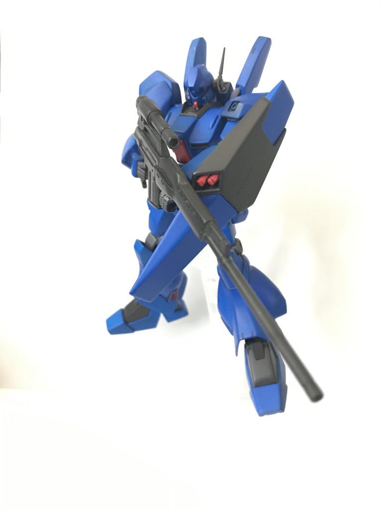 別売りのライフルを持たせてます。
胸のダクトを変更してます。