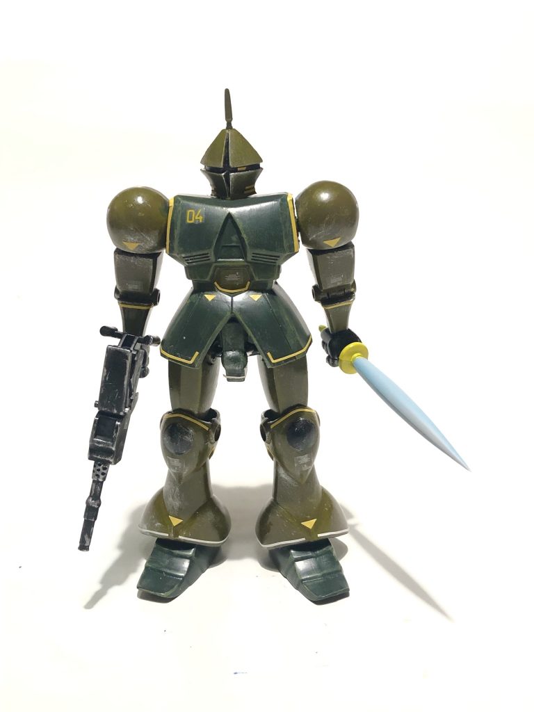 まえ

でっち上げマシンガンとビームサーベルの突撃装備。